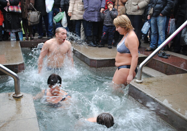 В Харькове отмечают праздник Крещения Господня. Фото: Алексей БИТНЕР.
