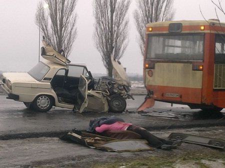 В ДТП погибла женщина. Фото: mariupolnews.com.ua.

