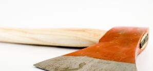 На Луганщине убийцу, зарубившего троих человек, посадили пожизненно 