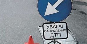 В Харькове водитель иномарки врезался в автобус.