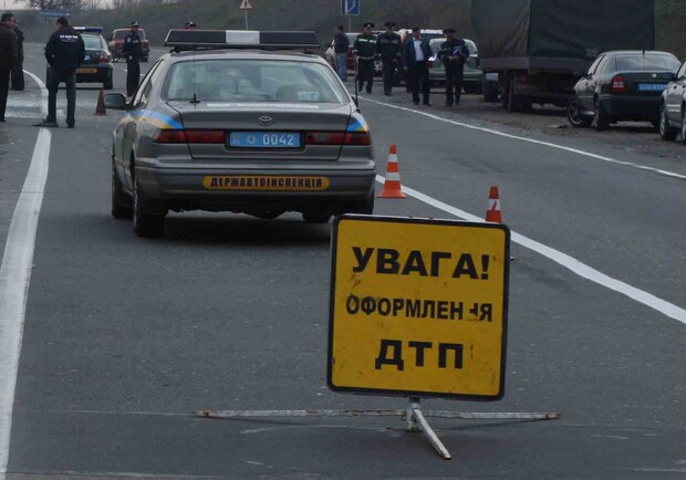 авария случилась на перекрестке улиц Веснина и Артема. Фото: ГАИ Донецкой области 