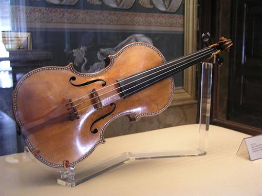 Инструменты Антонио Страдивари принадлежат королевским домам и благотворительным фондам