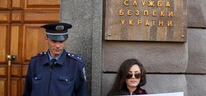 Студентка, бросившая в Жириновского капусту: 