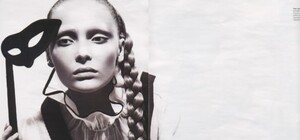 Луганск прославляют топ-модель,  боксер и футбольный фан