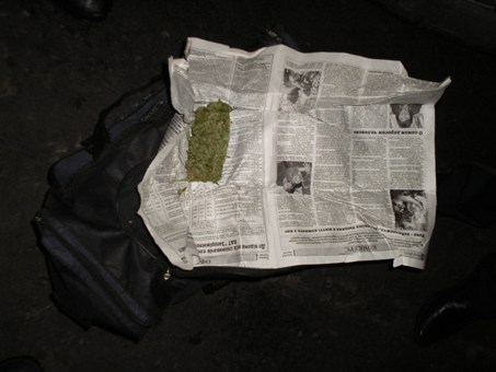 Мужчина пытался передать заключенным наркотики. Фото: прокуратура Харьковской области.