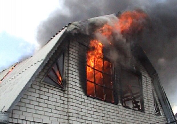 На Харьковщине загорелся жилой дом. Фото с официального сайта ГТУ МЧС Украины в Харьковской области.
