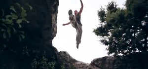 Мастера паркура показали опасные трюки в крымских горах и пещерах 