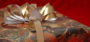 Участок на Луне, звезда и сертификаты на вождение: выбираем презенты к 8 марта