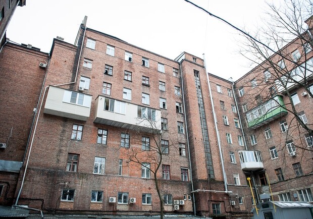 В доме на улице Красноармейской начали восстановительные работы. Фото с сайта Харьковского горсовета.