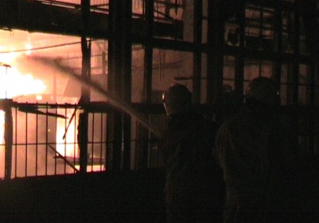 В тушении пожара принимало участие около 50 человек личного состава. Фото с официального сайта ГТУ МЧС Украины в Харьковской области.