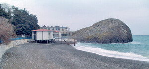 В Крыму турист прыгнул в штормящее море и пропал