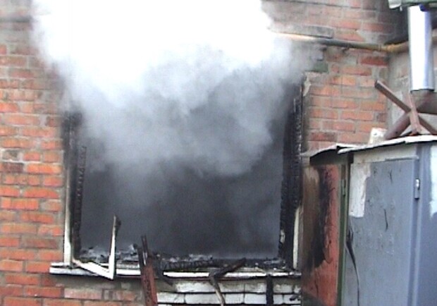 Причина возникновения пожара - неосторожность при обращении с огнем. Фото с сайта ГТУ МЧС Украины в Харьковской области.