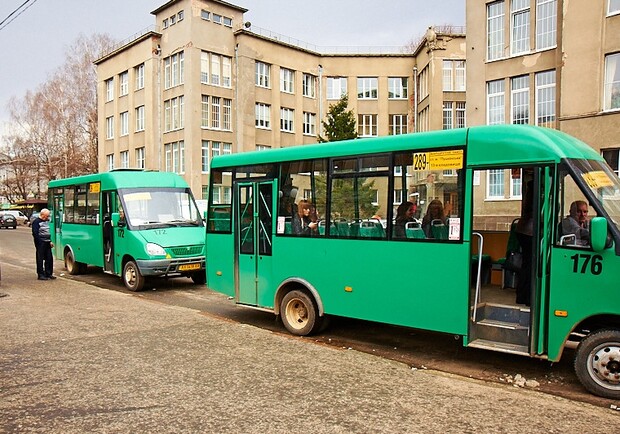 В Харькове злоумышленники пытались захватить автобусный маршрут. Фото с сайта Харьковского горсовета.