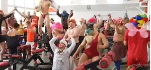 Полуголые одесские регбисты устроили Harlem Shake в качалке