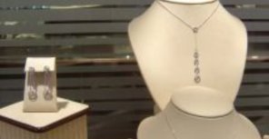 Суровый луганский грабитель устроил стрельбу, стал на колени и молча ждал милицию