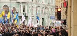 Мэр Харькова разозлился, что участники митинга оппозиции не убрали после себя