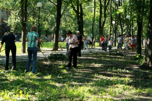 В Кулиничах, ставшими частью Харькова, прошел субботник. Фото с сайта Харьковского горсовета.