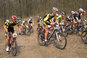 Харьковские юниоры заняли все призовые места на втором этапе Кубка Украины по велоспорту. Фото с сайта Харьковского горсовета.