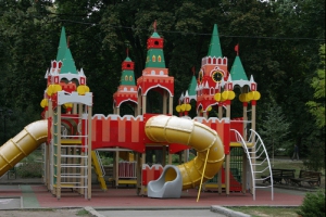 С мая начнется установка детских игровых площадок во дворах харьковских домов. Фото с сайта Харьковского горсовета.