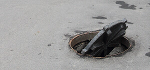 На Днепропетровщине двухлетний мальчик пропал в канализационном колодце