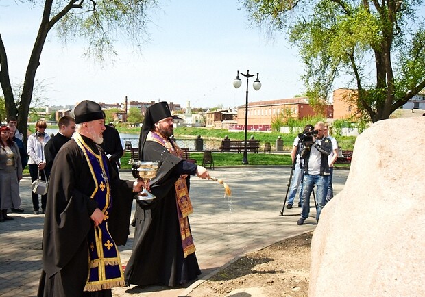 Это место выбрано не случайно: святой Андрей Первозванный будет стоять на слиянии двух рек. Фото с сайта Харьковского горсовета.