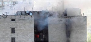 Люди не могли выбраться из горящей общаги – пожарные выходы были заколочены