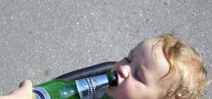 В Донецкой области молодая мамаша у всех на глазах 