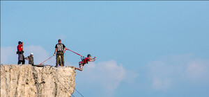 В Крыму пионеры прыгали со скал