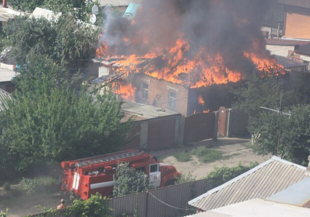 Площадь горения составляла около 300 квадратных метров. Фото с сайта ГУ ГСЧС Украины в Харьковской области.
