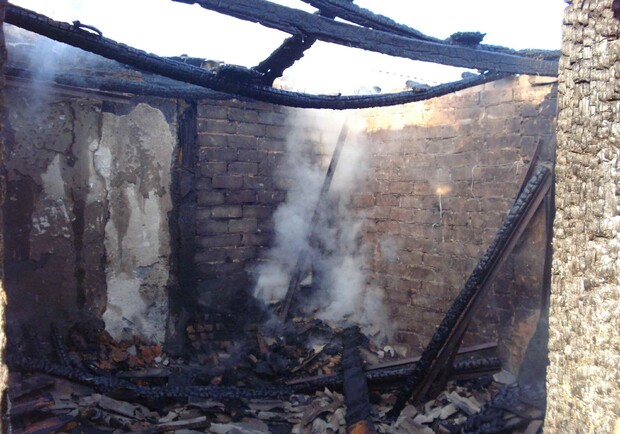 В Чугуевском районе горела летняя кухня. фото с официального сайта ГУ ГСЧС Украины в Харьковской области.