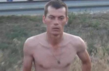 Александр Мартынов уверяет, что его избили активисты "Дорожного контроля". Фото: скриншот видео YouTube.