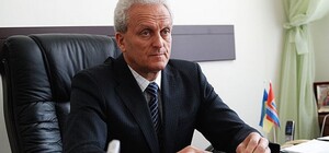 Мэр Феодосии, в которого стреляли сегодня ночью,  умер