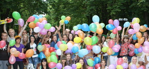 Флеш-мобберы засыпали город воздушными шарами