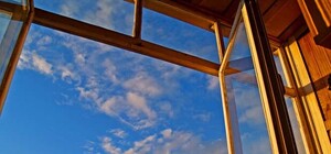 Молодая харьковчанка поругалась с родственницей из-за парня и сбросилась с 25-го этажа