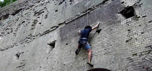 Киевские экстремалы бесплатно учат киевлян скалолазанию