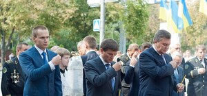 Как Янукович и ВИПы молились за погибших шахтеров – фоторепортаж