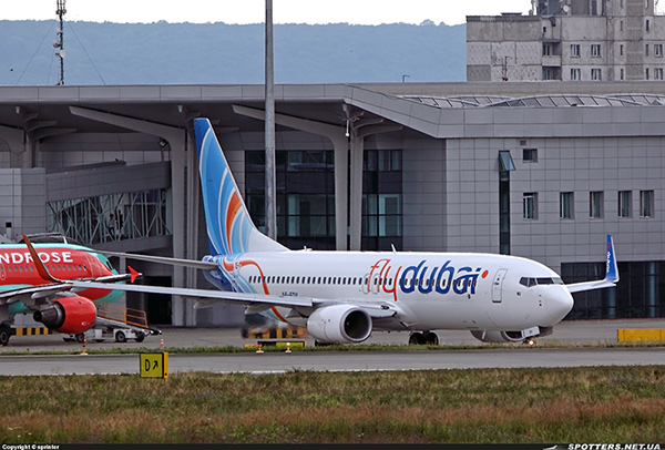 Новенькие Боинги уже ждут пассажиров. Фото: Харьковский аэропорт.