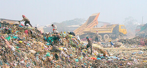 Добкин собирается делать воду из… мусора