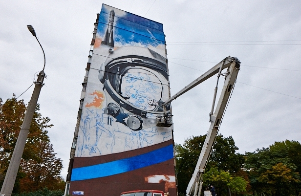 Новость - Коммуналка - Банально, но логично: дом на проспекте Гагарина украсит портрет космонавта