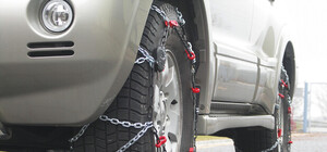 Из-за холодной осени ГАИ уже советует выезжать на зимней резине