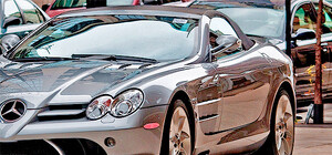 Новомодный “Мерс” чуть не снес Спасо-Преображенский собор в день паломничества