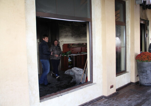Ресторан "Никас" после пожара. Фото с сайта mediaport.ua. 