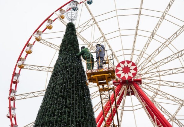 Открытие елки состоится 28 декабря. Фото с сайта городского совета. 