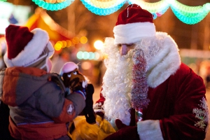 Домик Деда Мороза будет работать до 13 января. Фото с сайта city.kharkov.ua. 