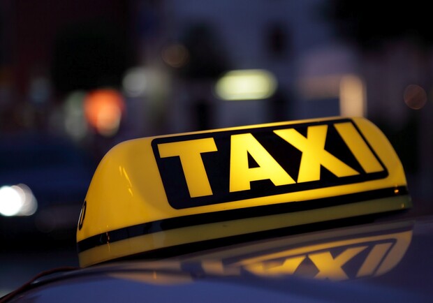 Харкьовские таксисты поднимут цены на Новый год. Фото с сайта polyany.com.ua.