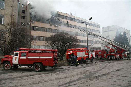 Пожар на фабрике тушили более двух часов. Фото с сайта ГСЧС.