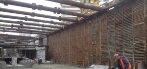 Метростроители начали заливать бетоном платформу станции 