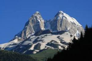 Альпинисты покорят вершину Южная Ушба. Фото с сайта городского совета. 