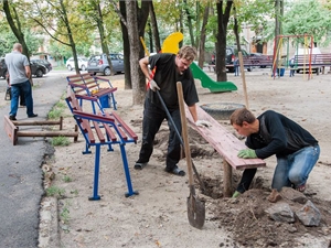 Облагородить дворы смогут самые активные управдомы. Фото: сайт Харьковского городского совета. 