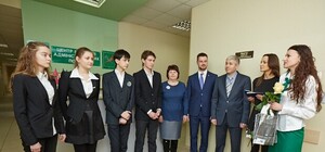 Первые пять школьников Ленинского района получили паспорта в Центре админуслуг